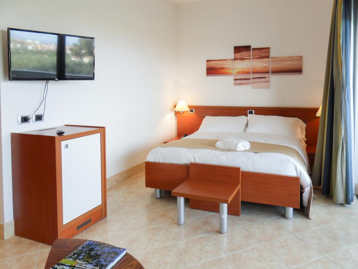 Park Hotel Mirabeau 몬테파오네 외부 사진